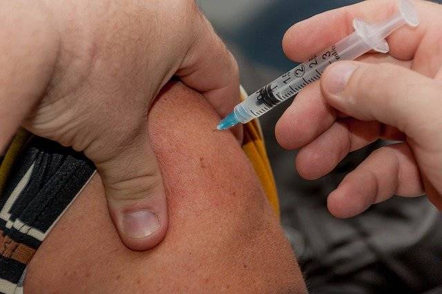 云南一男子接种男性9价HPV疫苗 原来男性也能接种宫颈癌疫苗